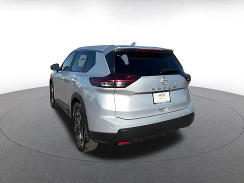 Used 2025 Nissan Rogue SV FWD image 11