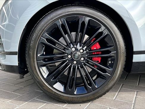 Used 2025 Land Rover Range Rover Velar Dynamic SE image 9