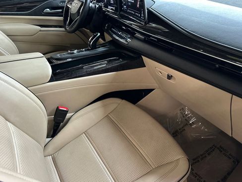 Certified 2023 Cadillac Escalade ESV Premium Luxury w/ Performance Package image 21