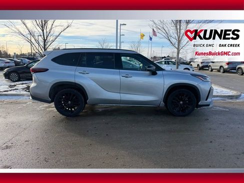 Used 2024 Toyota Highlander XSE image 4