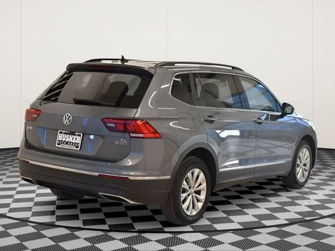 Used 2018 Volkswagen Tiguan SE w/ 3rd Row Seat Package AWD/4WD image 4