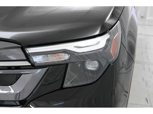 Used 2025 Subaru Forester Premium image 9