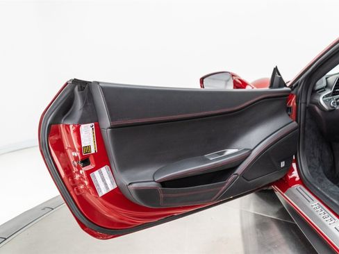 Used 2011 Ferrari 458 Italia Coupe RWD image 69