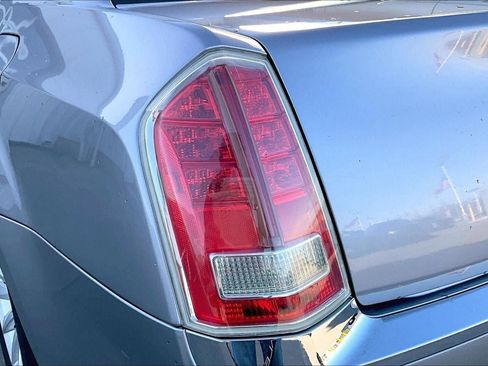 Used 2014 Chrysler 300 image 24