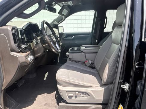 Used 2025 GMC Sierra 1500 SLT AWD/4WD image 4