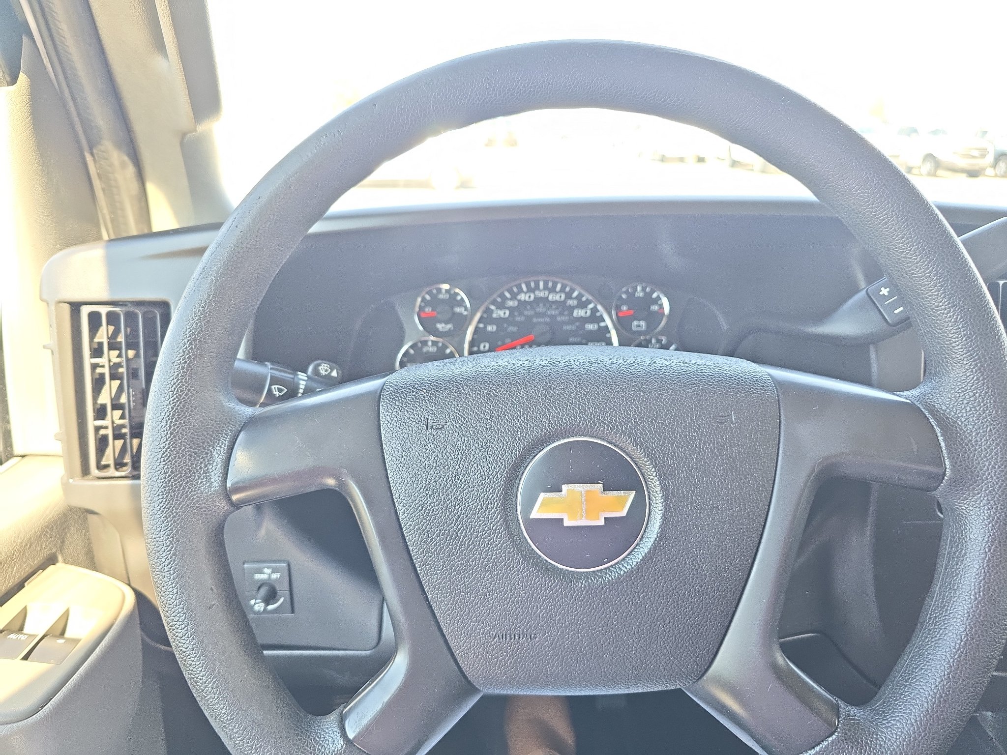 Used 2016 Chevrolet Express 2500 RWD image 19