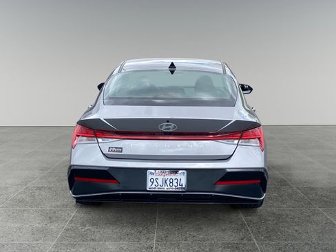 Used 2025 Hyundai Elantra SEL FWD image 4