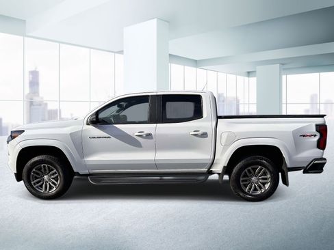 Used 2023 Chevrolet Colorado LT w/ LT Convenience Package AWD/4WD image 2