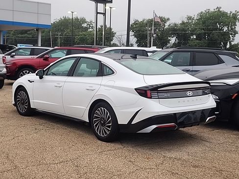 Used 2026 Hyundai Sonata Limited FWD image 2