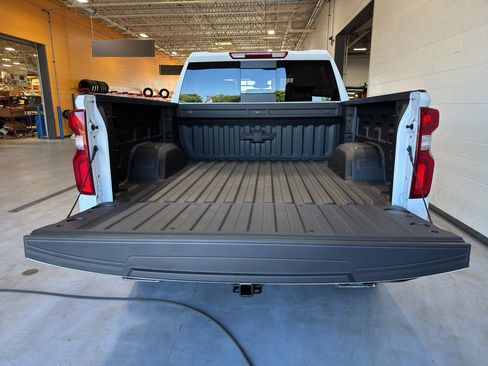 Used 2026 Chevrolet Silverado 1500 LT Trail Boss w/ Convenience Package II AWD/4WD image 22