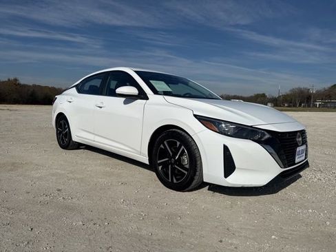 Used 2024 Nissan Sentra SV image 6