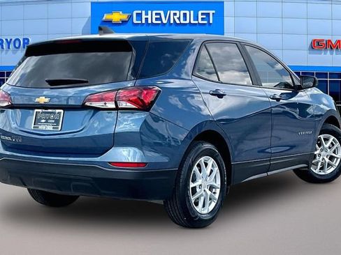 Used 2024 Chevrolet Equinox LS w/ LS Convenience Package FWD image 5