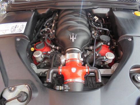 Used 2014 Maserati GranTurismo Sport RWD image 39