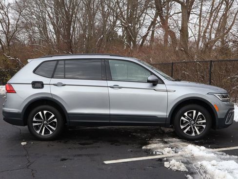 Used 2022 Volkswagen Tiguan S image 10