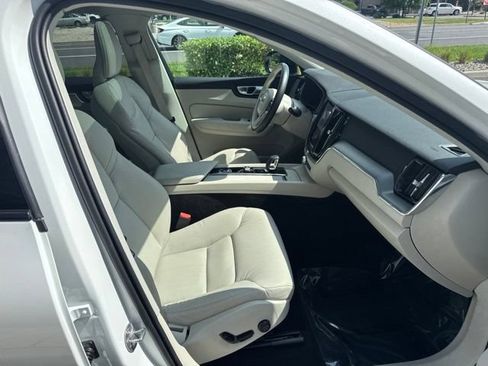 Used 2024 Volvo XC60 B5 Core w/ Climate Package AWD/4WD image 15
