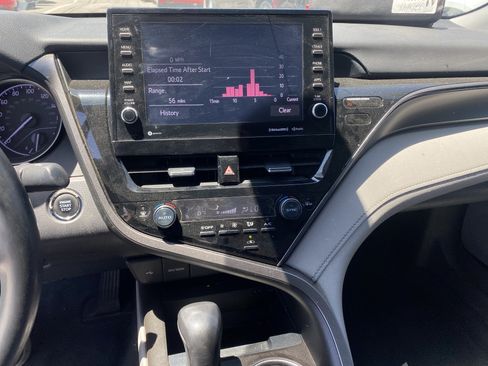 Used 2022 Toyota Camry SE w/ Audio Upgrade Package FWD image 14