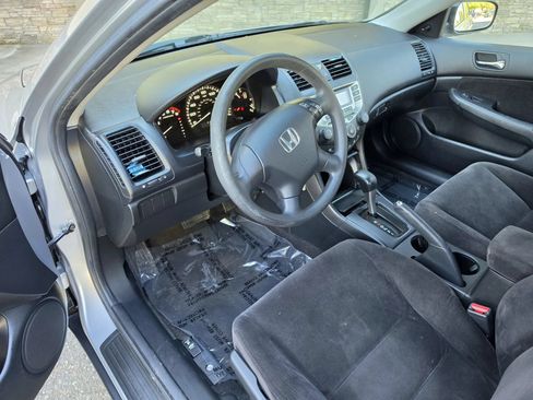 Used 2006 Honda Accord VP image 9