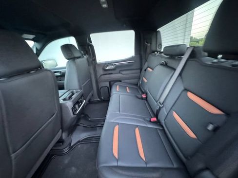 Used 2025 GMC Sierra 1500 AT4 w/ Technology Package AWD/4WD image 29