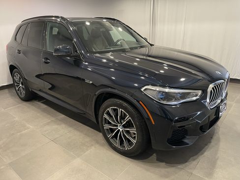 Used 2022 BMW X5 xDrive45e w/ M Sport Package AWD/4WD image 3