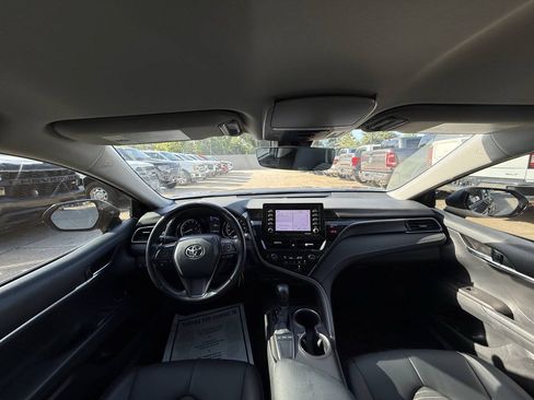Used 2022 Toyota Camry SE FWD image 18