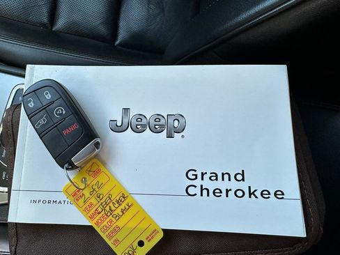 Used 2018 Jeep Grand Cherokee Overland image 33