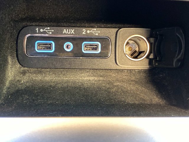 Used 2019 Jeep Grand Cherokee Overland AWD/4WD image 27