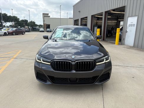 Used 2022 BMW 540i w/ M Sport Package RWD image 3
