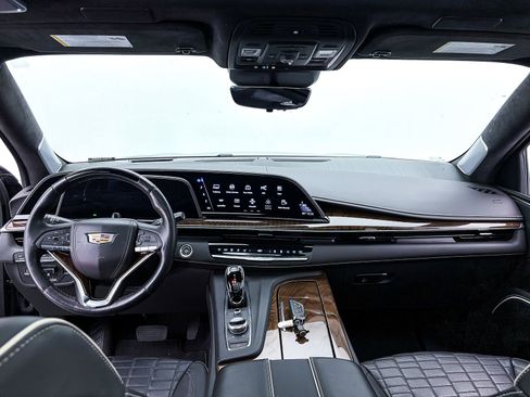 Used 2024 Cadillac Escalade ESV Premium Luxury Platinum AWD/4WD image 33