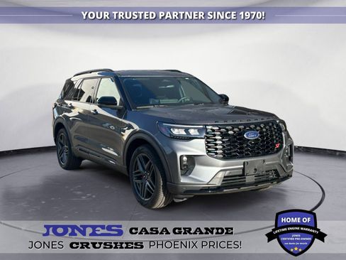 Used 2025 Ford Explorer ST image 7