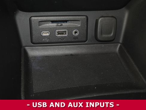 Used 2023 GMC Terrain SLT w/ LPO, Floor Liner Package image 22