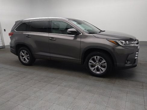 Used 2017 Toyota Highlander Limited image 11