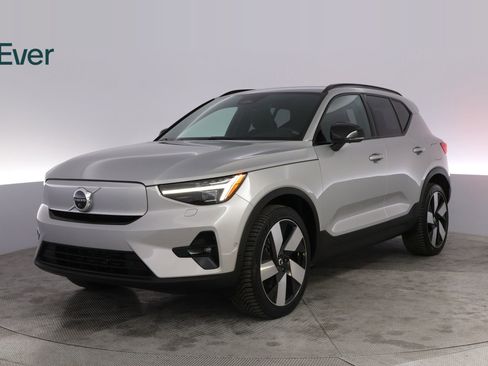 Used 2023 Volvo XC40 Recharge Ultimate AWD/4WD image 9