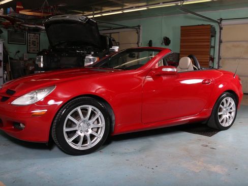 Used 2005 Mercedes-Benz SLK 350 w/ Entertainment Pkg image 37