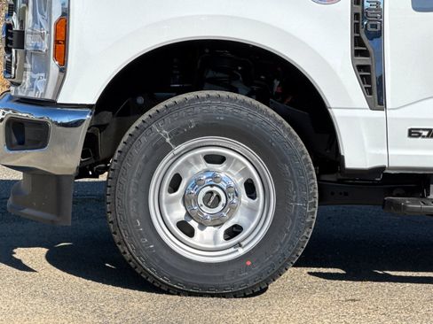 New 2026 Ford F350 XL w/ XL Chrome Package AWD/4WD image 27
