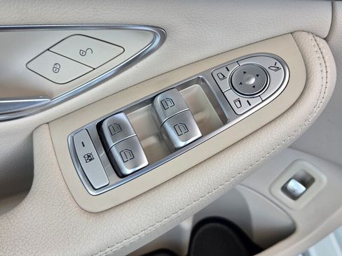Used 2019 Mercedes-Benz C 300 Sedan image 24