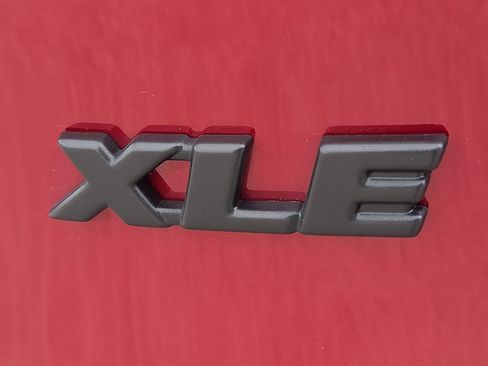 Used 2025 Toyota RAV4 XLE Premium FWD image 8