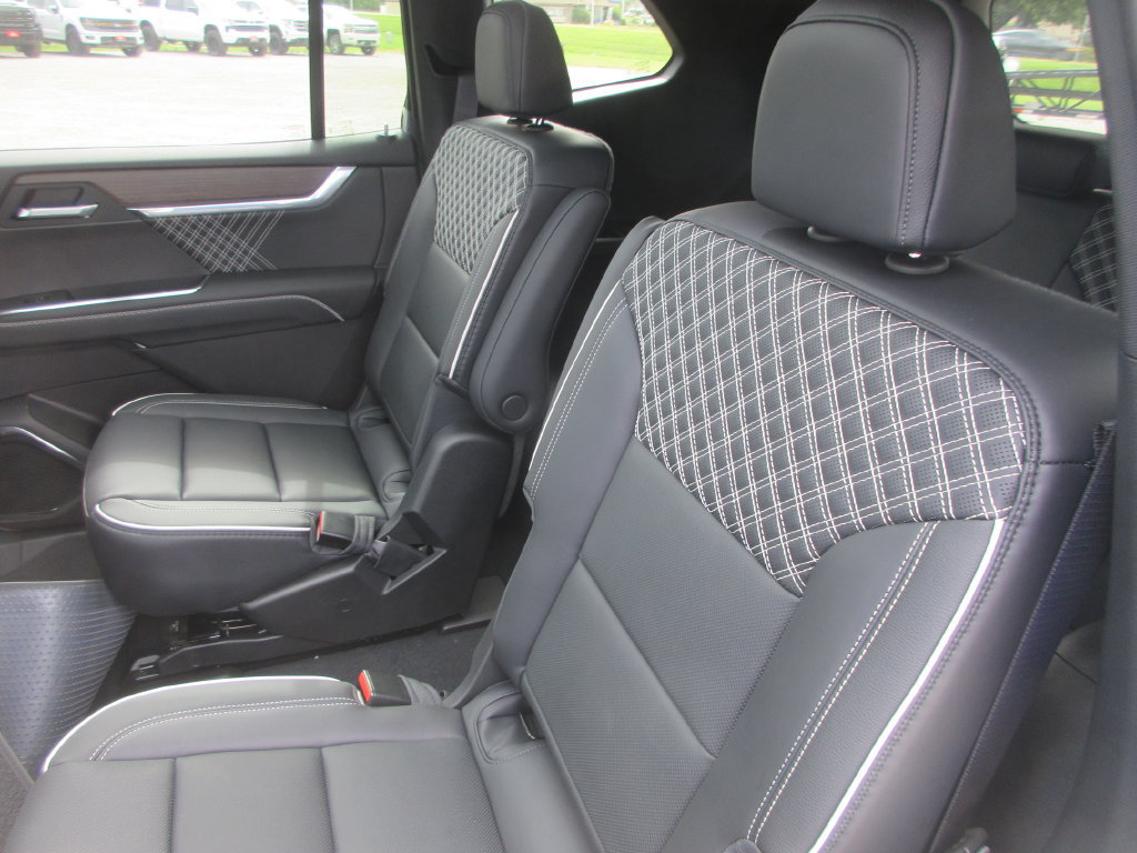 New 2027 GMC Acadia Denali FWD image 12