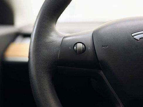 Used 2020 Tesla Model 3 Standard Range Plus image 16