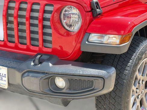 Used 2020 Jeep Gladiator Sport w/ Quick Order Package 24S AWD/4WD image 11