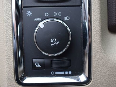 Used 2014 RAM 2500 Laramie AWD/4WD image 25