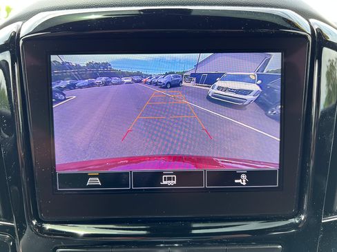Used 2023 Chevrolet Traverse LT AWD/4WD image 24