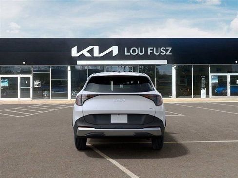 New 2026 Kia Sportage LX FWD image 5