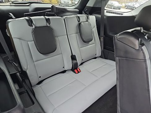 Used 2021 Ford Explorer XLT w/ Equipment Group 202A image 26