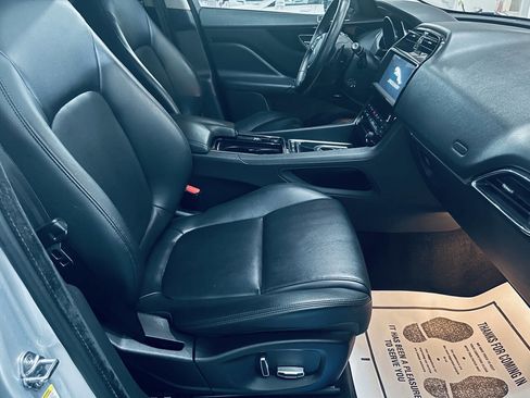 Used 2020 Jaguar F-PACE AWD/4WD image 23