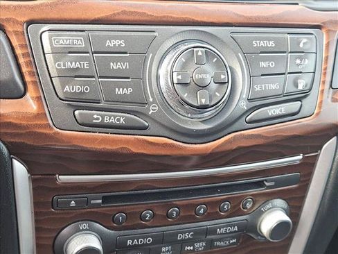 Used 2018 Nissan Pathfinder Platinum FWD image 11
