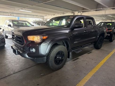 Used 2022 Toyota Tacoma SR5 RWD image 1