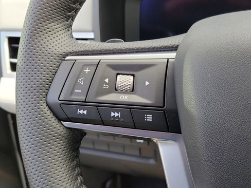 New 2025 Mitsubishi Outlander SE image 15