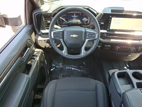 Used 2024 Chevrolet Silverado 2500 LT w/ Convenience Package AWD/4WD image 11