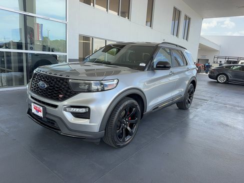 Certified 2022 Ford Explorer ST w/ ST Street Pack RWD image 2