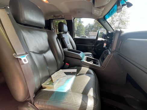 Used 2004 GMC Sierra 2500 SLT AWD/4WD image 19
